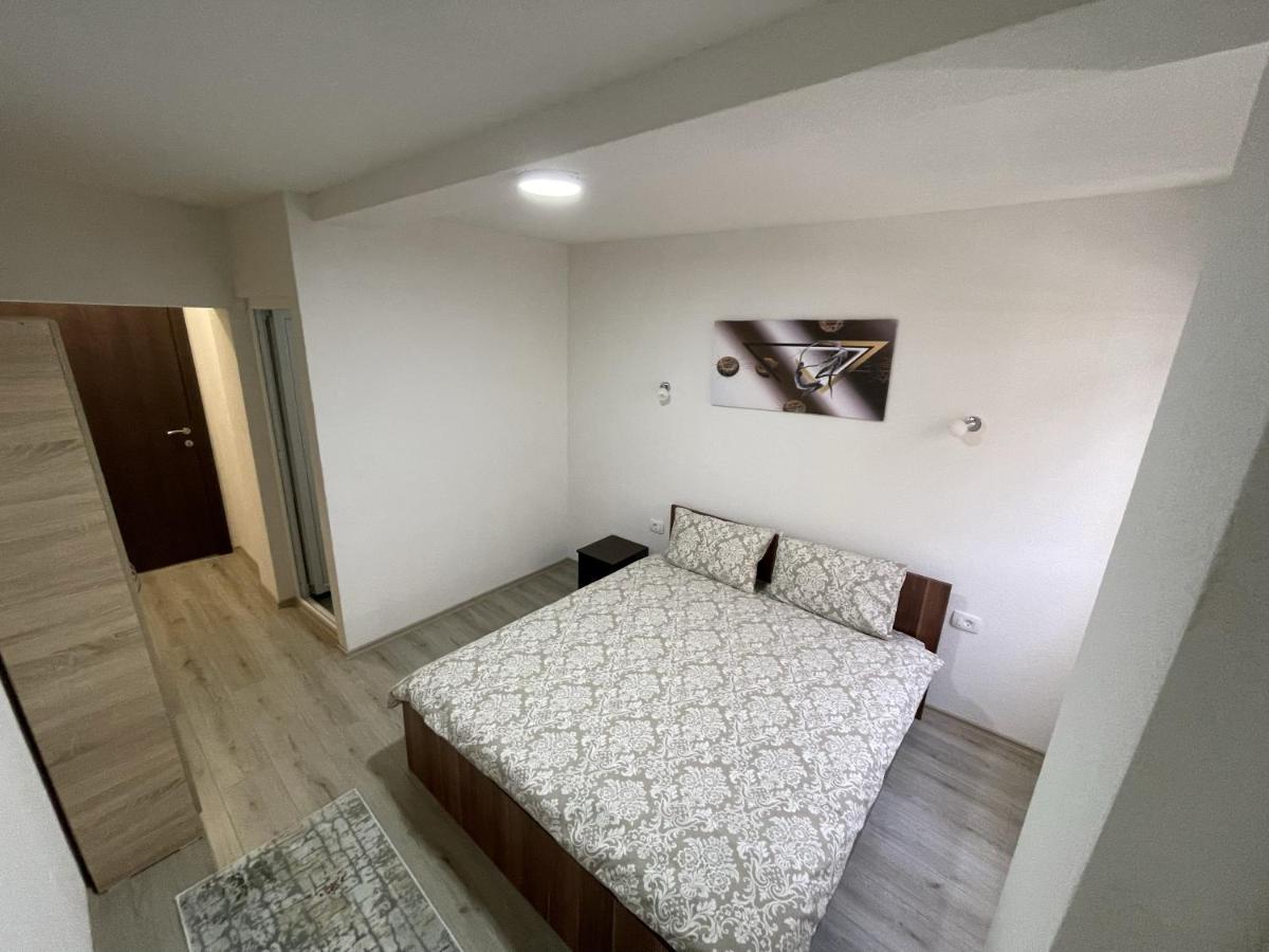 Vila 5 Hotel Prilep Exterior foto